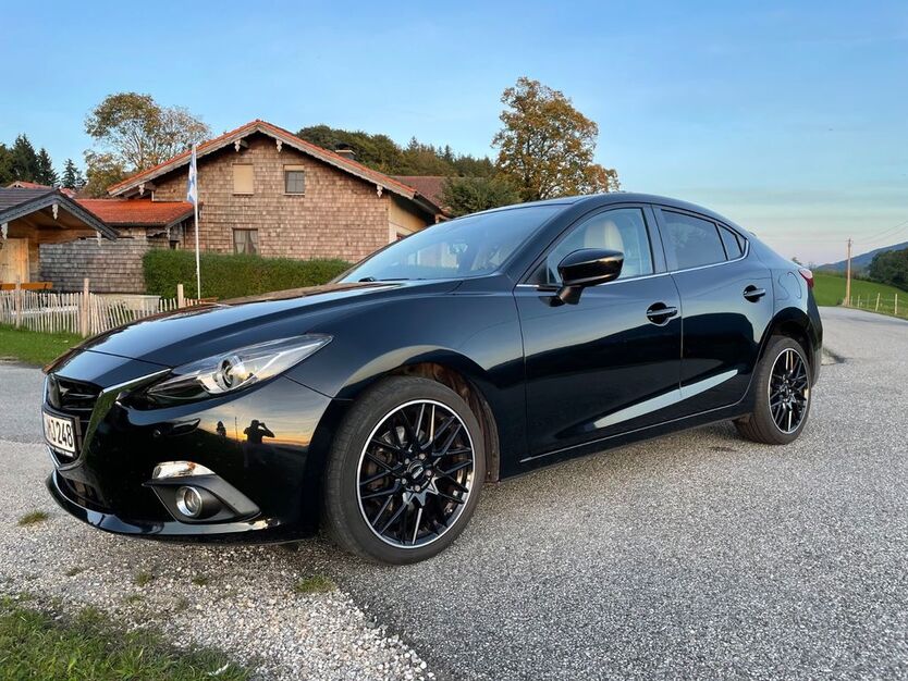 Mazda 3 125.000 km 12.400 € München 80805