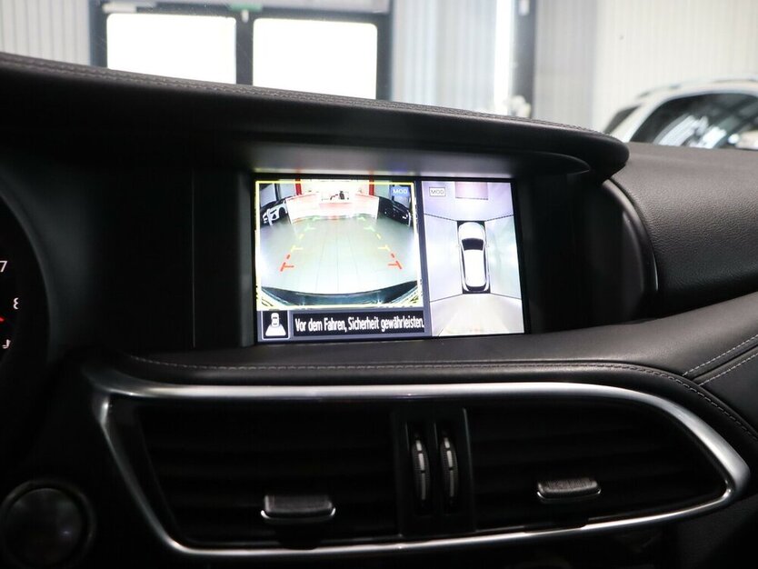 Q30 1.6 PREMIUM / PANORAMA / LED / NAVI+360°