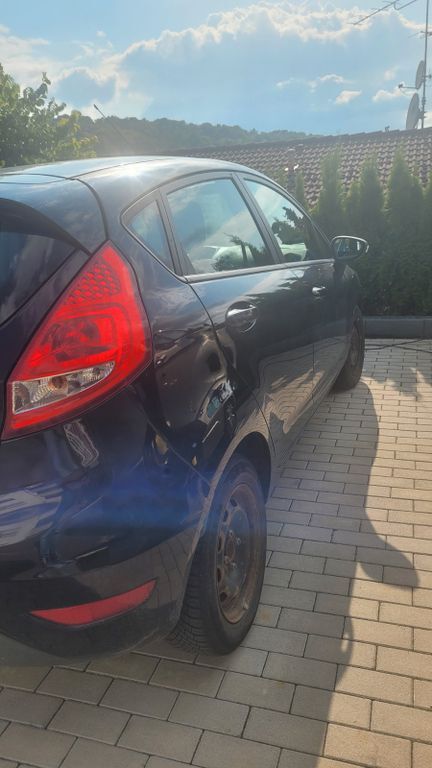 Ford Fiesta 149.500 km 2.333 € Aach 54298