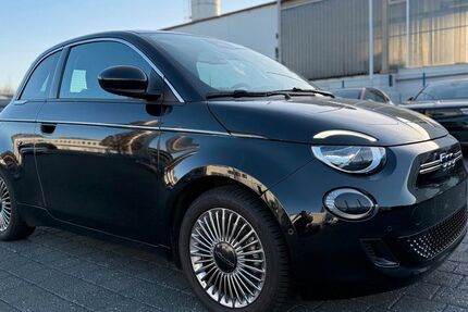 Fiat 500e 28.300 km 15.570 &euro; Alsdorf-Hoengen (bei Aachen) 52477