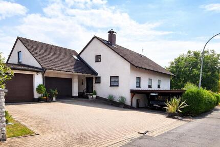 Haus Plech - 7 Zimmer, 260 m&sup2;, 439.000&euro; | Angebot:26136705