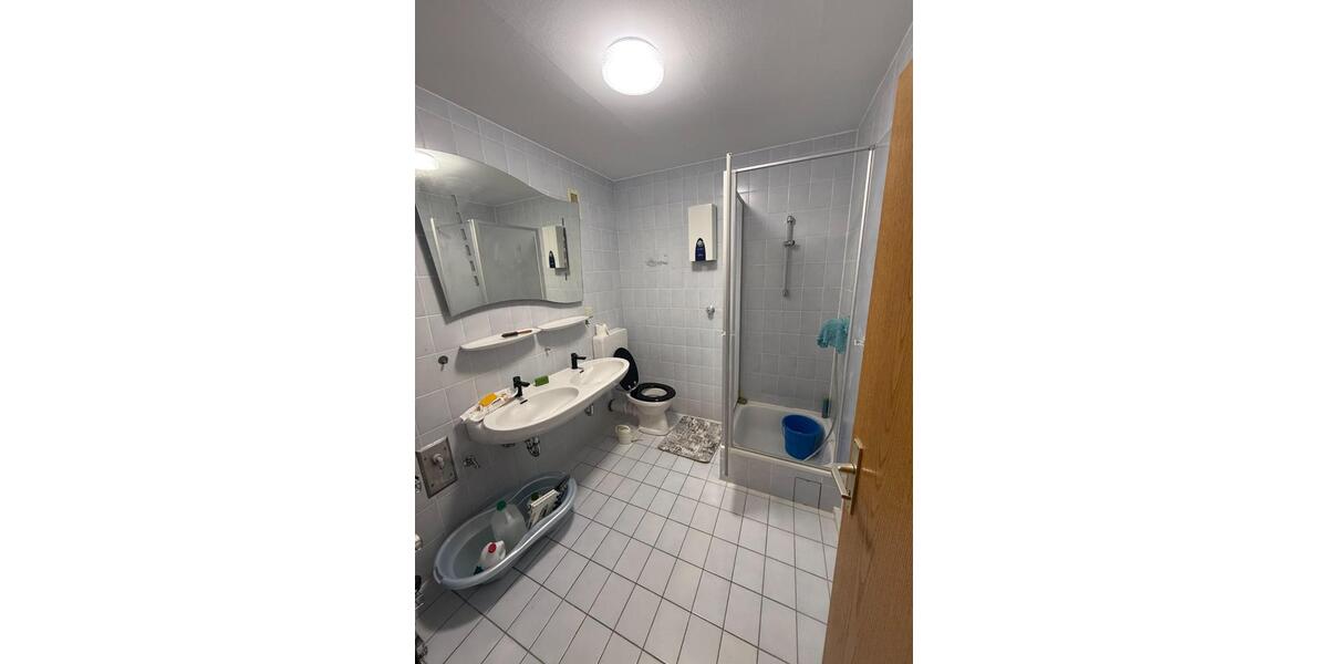 Reihenmittelhaus mit 5 Zimmern und Einbauküche 5 zimmer