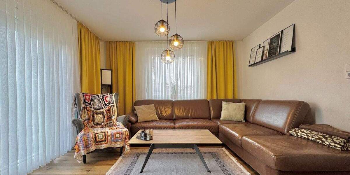 Mehrfamilienhaus, Wohnhaus Oberderdingen - 5 Zimmer, 130 m&sup2;, 395.000&euro; | Angebot:24545040