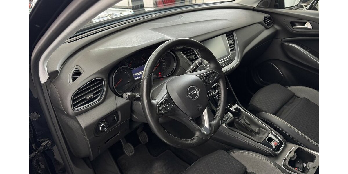Opel Grandland 1.2 Turbo Innovation Navi Winterpaket 65.200 km 11.999 &euro; Lich 35423