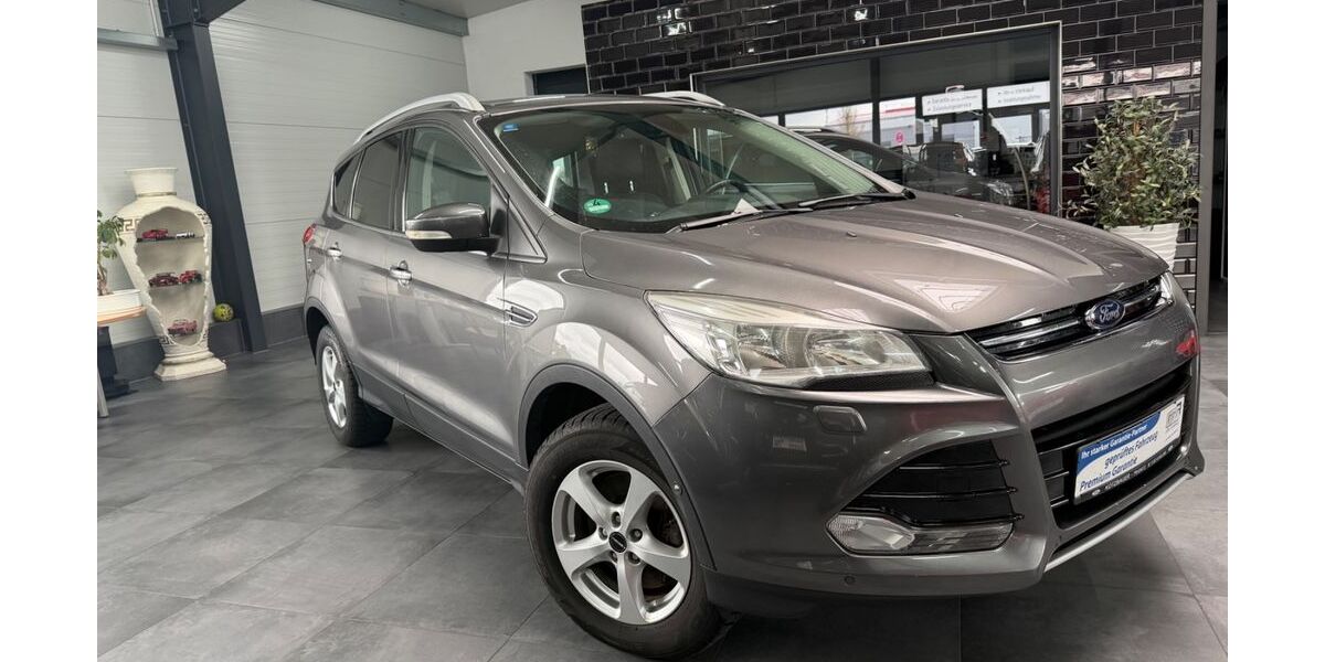 Ford Kuga 136.000 km 7.999 &euro; Weiden 92637