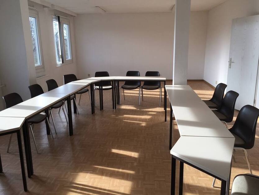 Schulungsbüro möbliert