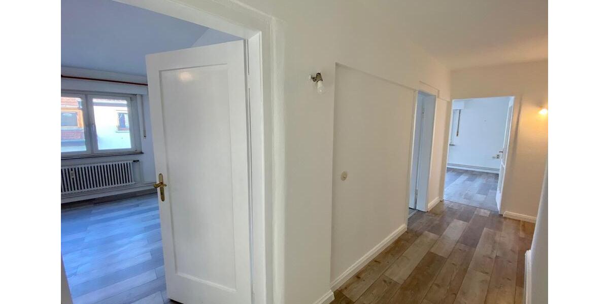 Etagenwohnung Pforzheim - 3 Zimmer, 84 m&sup2;, 800&euro; | Angebot:26678675