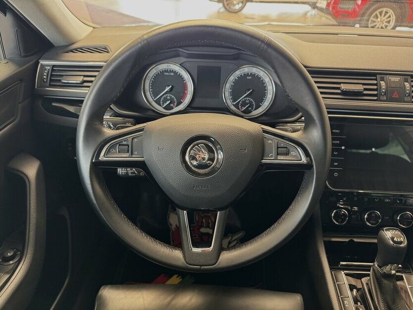 Skoda Superb L&K 4x4/280 PS/Canton/ACC/Spur/VZE/Ahk 92.644 km 25.490 € Leipzig 04347