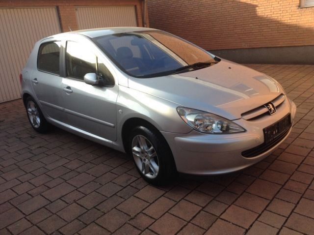 Peugeot 307 103.382 km 3.499 &euro; Bad Arolsen 34454