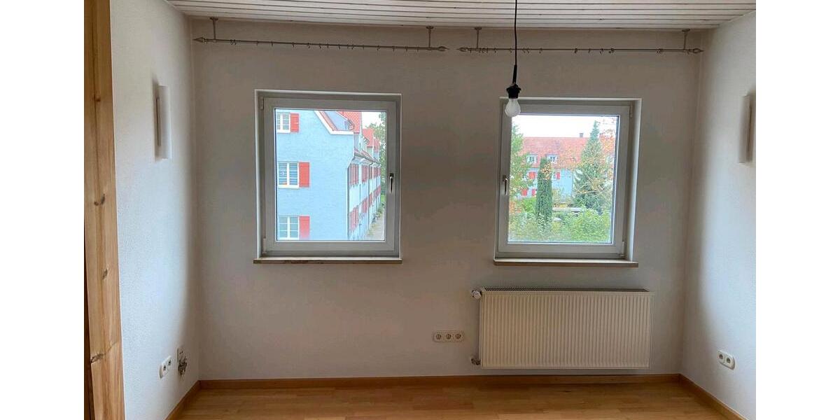 Obergeschoß Wohnung mit Dachgeschoss 110 m² in Nördlingen 3 zimmer