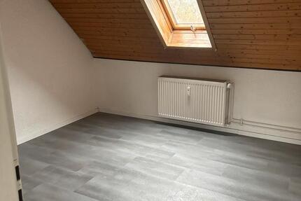 2 Zimmer DG Wohnung, in Pforzheim zur Miete