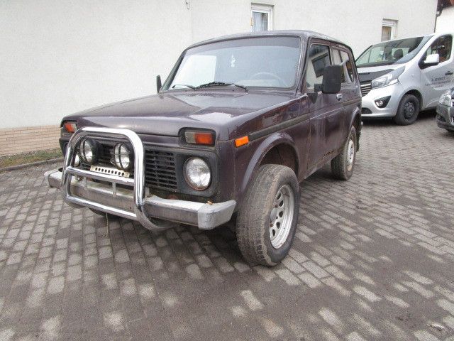 Lada Niva 86.520 km 1.999 € Eisfeld 98673