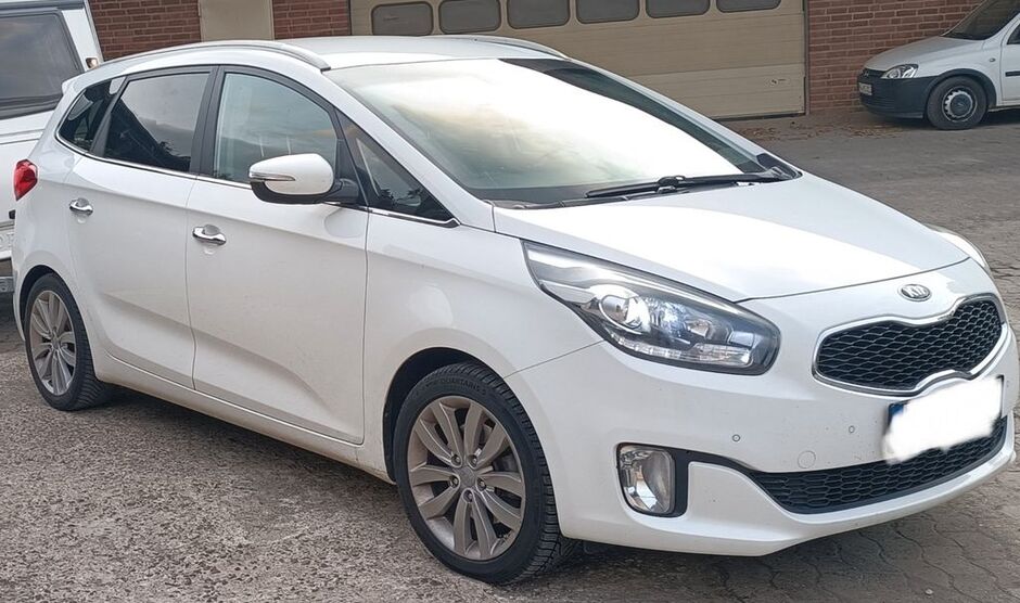 Kia Carens 112.400 km 10.290 € Enger 32130