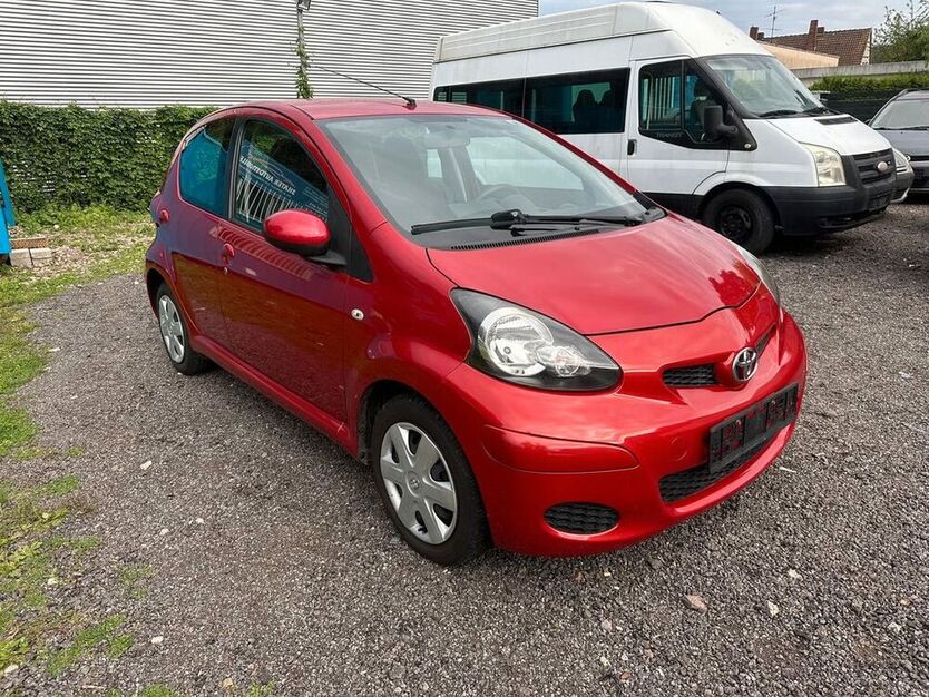 Aygo (X)