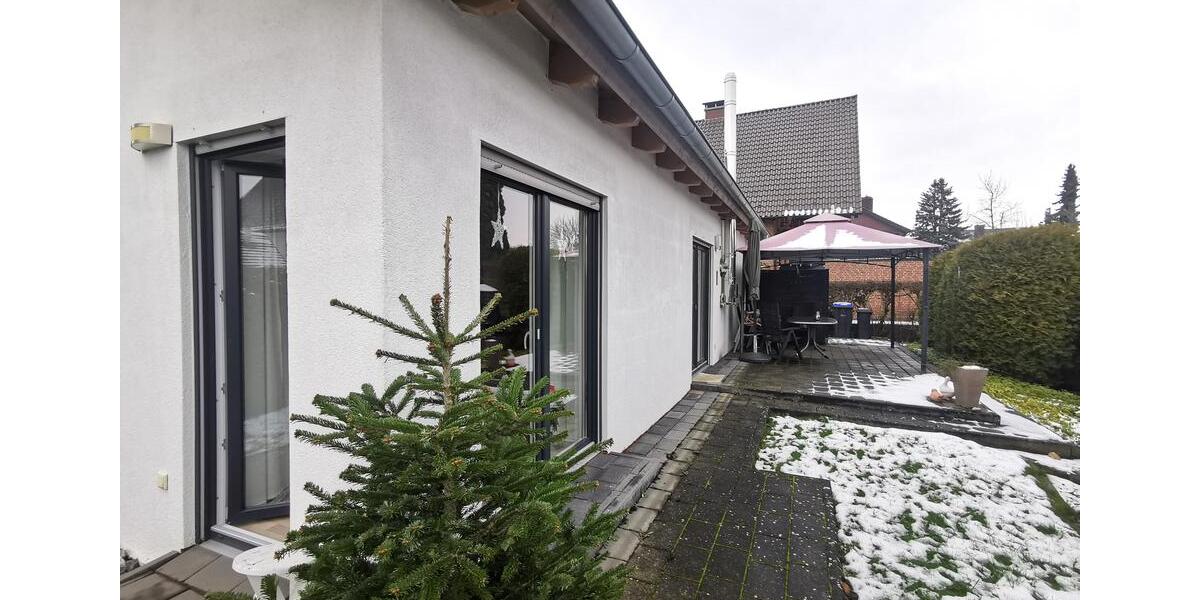 Außergewöhnlicher, barrierefreier Architekten-Bungalow mit Garten und Terrasse 3 zimmer