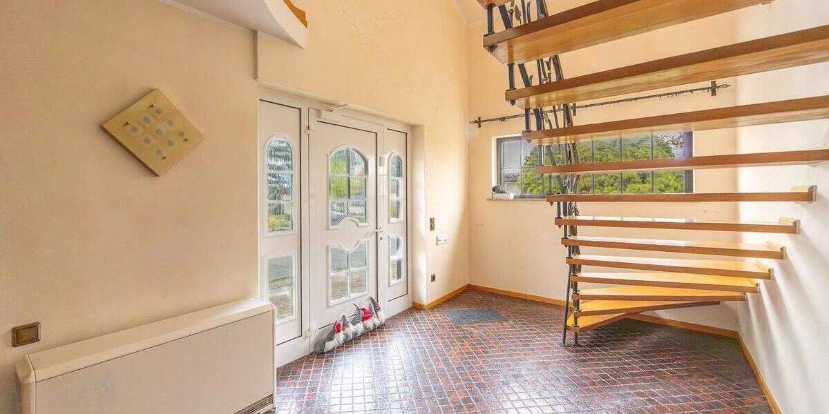 Winkelbungalow mit Einlieger, Doppelgarage, Photovoltaik und schönem Garten 6 zimmer