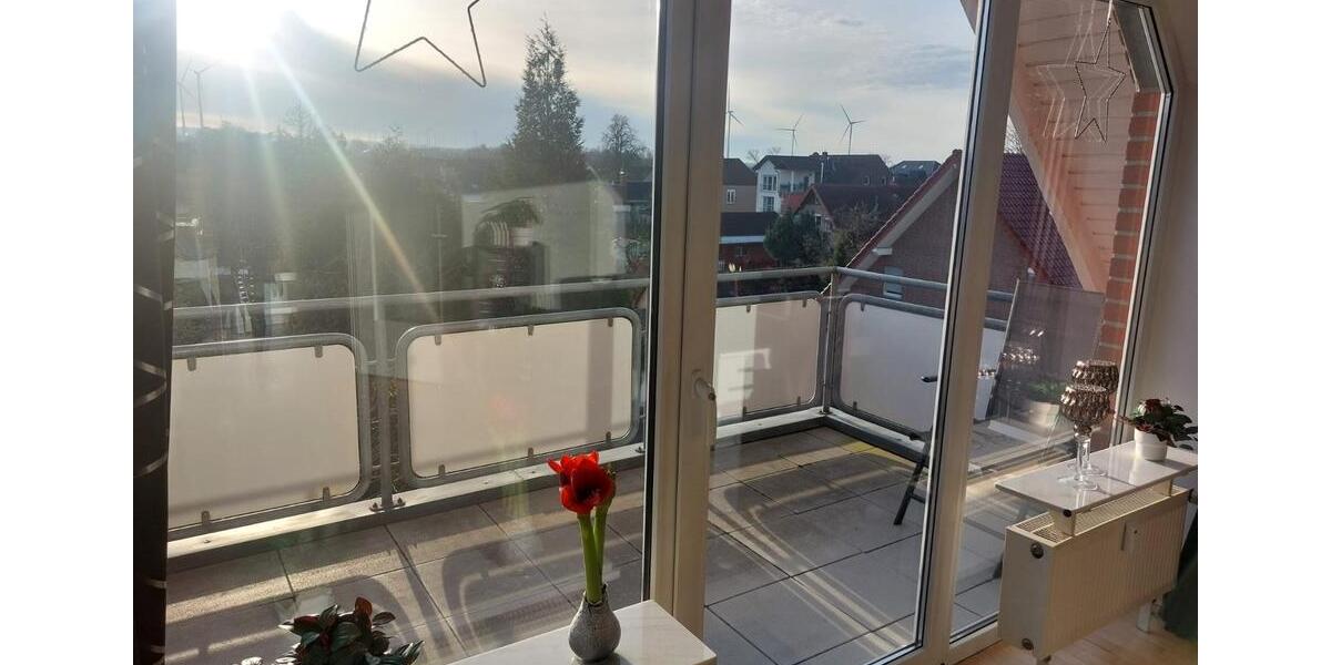 3 Zimmer Dachgeschoss Wohnung mit Balkon in zentraler Lage 3 zimmer