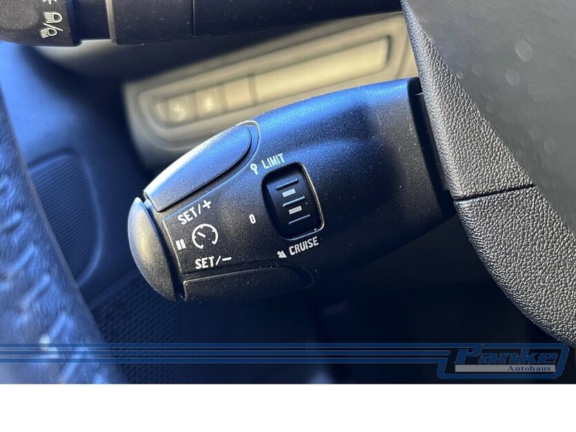 Peugeot 208 Style 1.2*SHZ*5trg*PDC*Klima*Blueto*Tempo* 73.611 km 8.490 € Berlin 13187