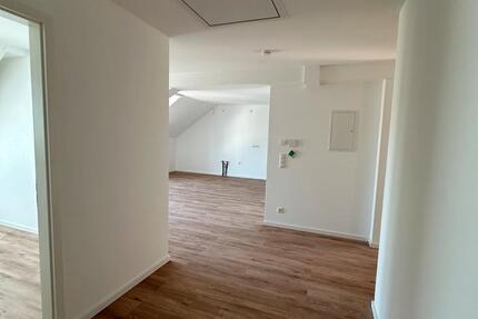 4 Zimmer Wohnung kernsaniert Neubau