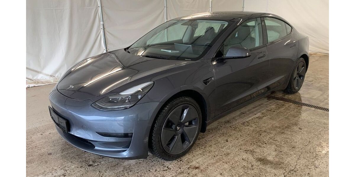 Tesla Model 3 35.137 km 24.950 &euro; Steinbach-Hallenberg OT Herges-Hallenberg 98587