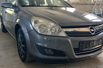 Opel Astra 223.538 km 2.700 &euro; Beeskow 15848