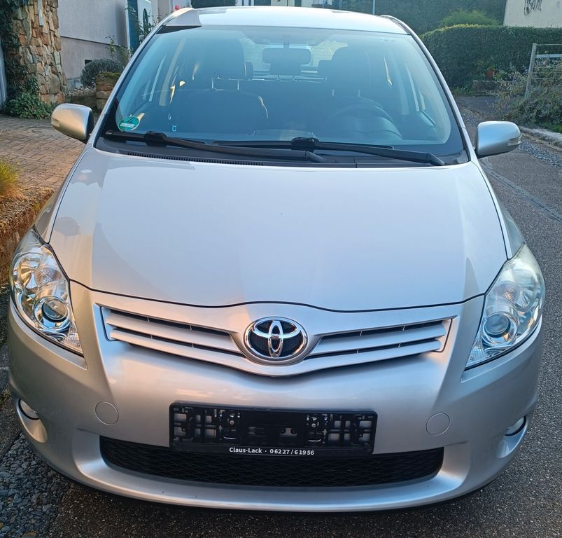 Toyota Auris 102.000 km 6.600 € Rauenberg 69231