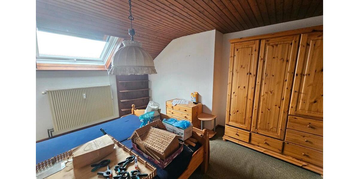 Dachgeschoßwohnung Stetten - 7 Zimmer, 99 m&sup2;, 275.000&euro; | Angebot:26223959