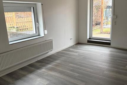 Schöne helle 2 Zimmer Einliegerwohnung, Zentrale Lage 2 zimmer