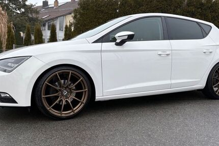 Seat Leon 148.000 km 7.999 &euro; Büchlberg 94124