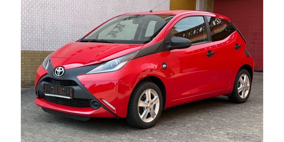Toyota Aygo (X) 108.000 km 5.500 &euro; Saarbrücken 66115
