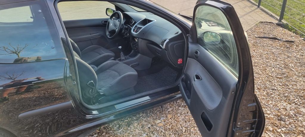 Peugeot 206 190.445 km 1.200 &euro; Viersen 41747
