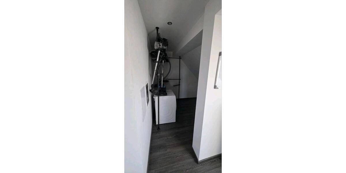 Dachgeschoßwohnung Burbach - 2 Zimmer, 76 m&sup2;, 900&euro; | Angebot:26305511