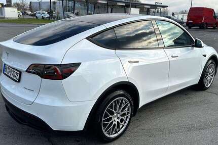 Tesla Model Y 86.000 km 31.450 &euro; Löwenstein 74245