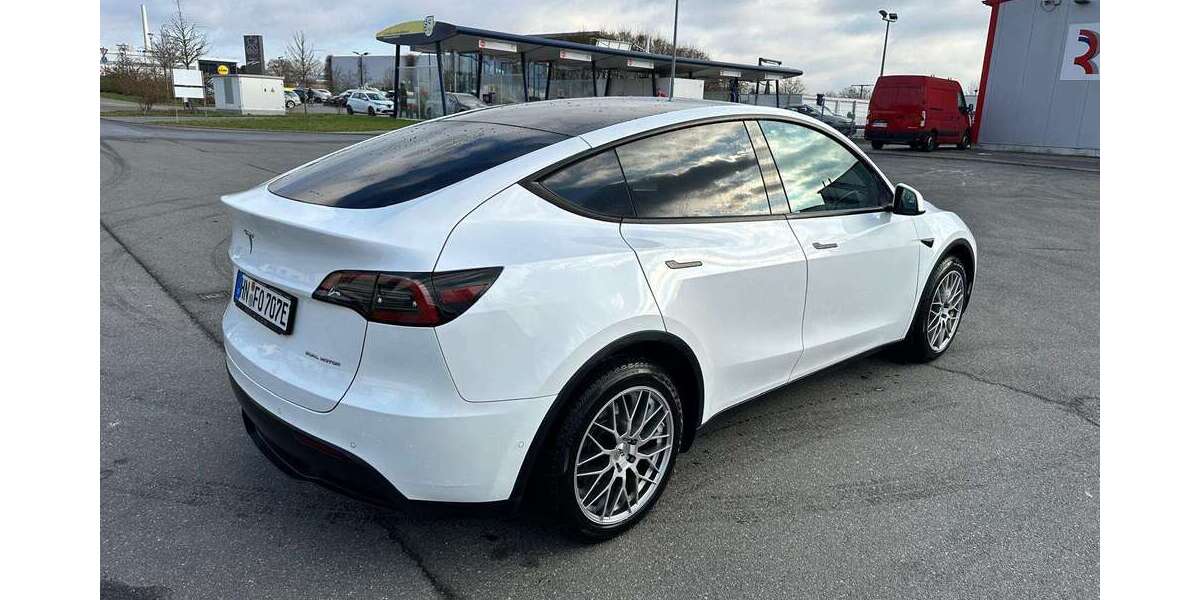 Tesla Model Y 86.000 km 31.450 &euro; Löwenstein 74245