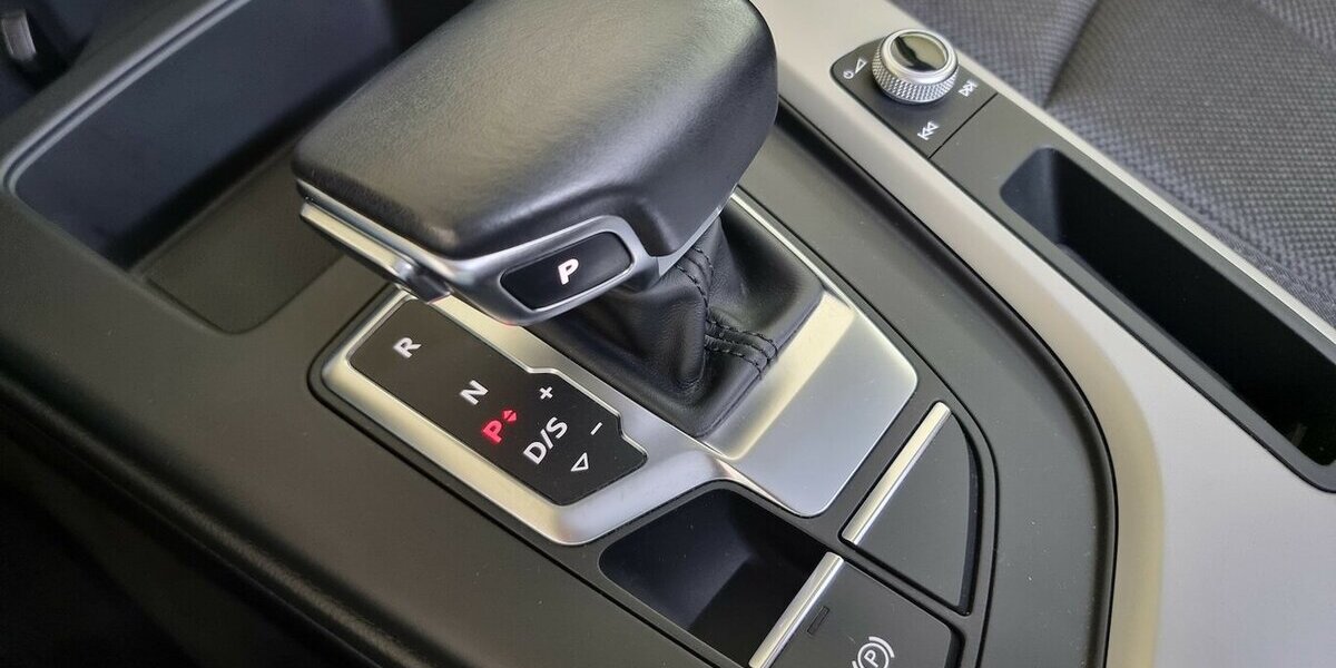 Audi A4 35 TFSI Automatik LED AHK Navi Klima Tempomat 98.400 km 21.450 &euro; Garrel 49681