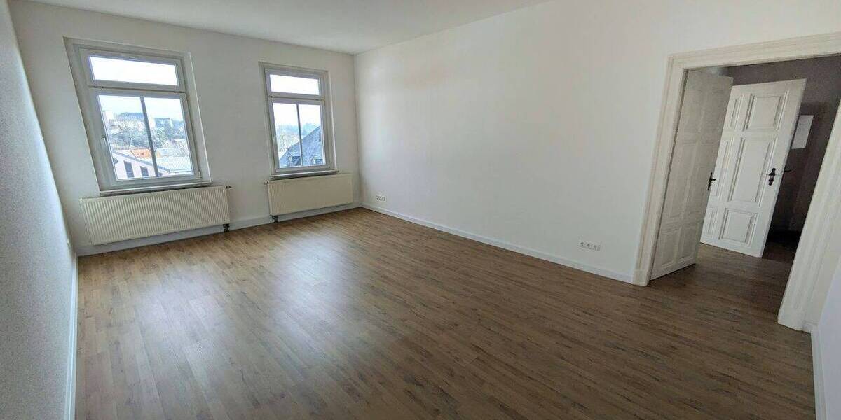 Etagenwohnung Meerane - 3 Zimmer, 85 m&sup2;, 400&euro; | Angebot:26788079