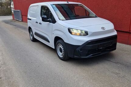 Toyota Proace City 34.000 km 17.550 &euro; Böblingen 71032