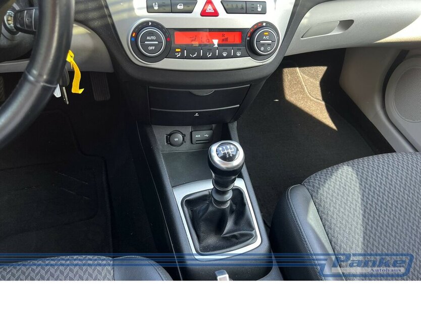 Kia Ceed 1.6 EX*SchiebeD*SHZ*Klima*Teilleder*PDC* 123.801 km 3.990 € Berlin 13187