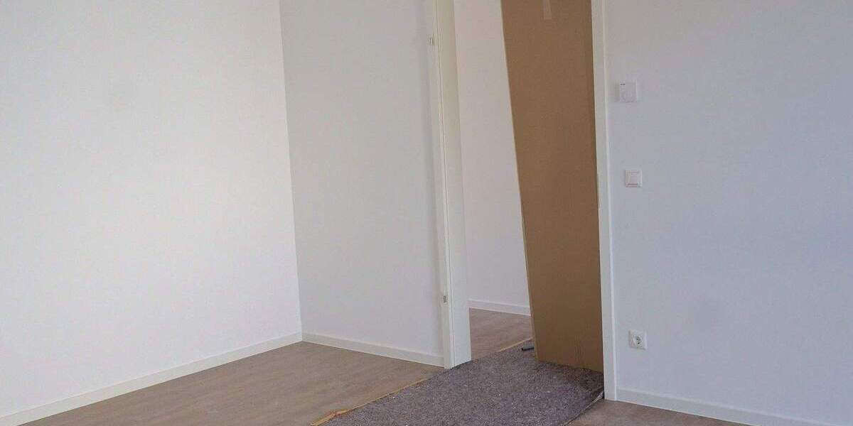 Etagenwohnung Nauen Berge - 2 Zimmer, 79 m&sup2;, 1.074&euro; | Angebot:26261935