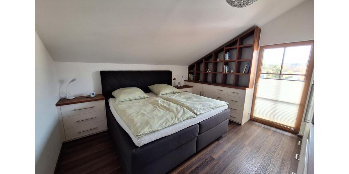 Einfamilienhaus Berg - 4 Zimmer, 169 m&sup2;, 3.200&euro; | Angebot:24589735