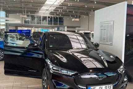 Ford Mustang Mach-E 20.000 km 30.000 € Düsseldorf 40474