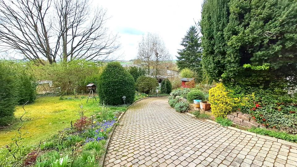 Einfamilienhaus Kaufungen - 8 Zimmer, 224 m&sup2;, 549.000&euro; | Angebot:26099652