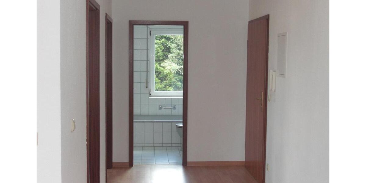 Etagenwohnung Neuhaus am Rennweg - 3 Zimmer, 68 m&sup2;, 420&euro; | Angebot:25022149