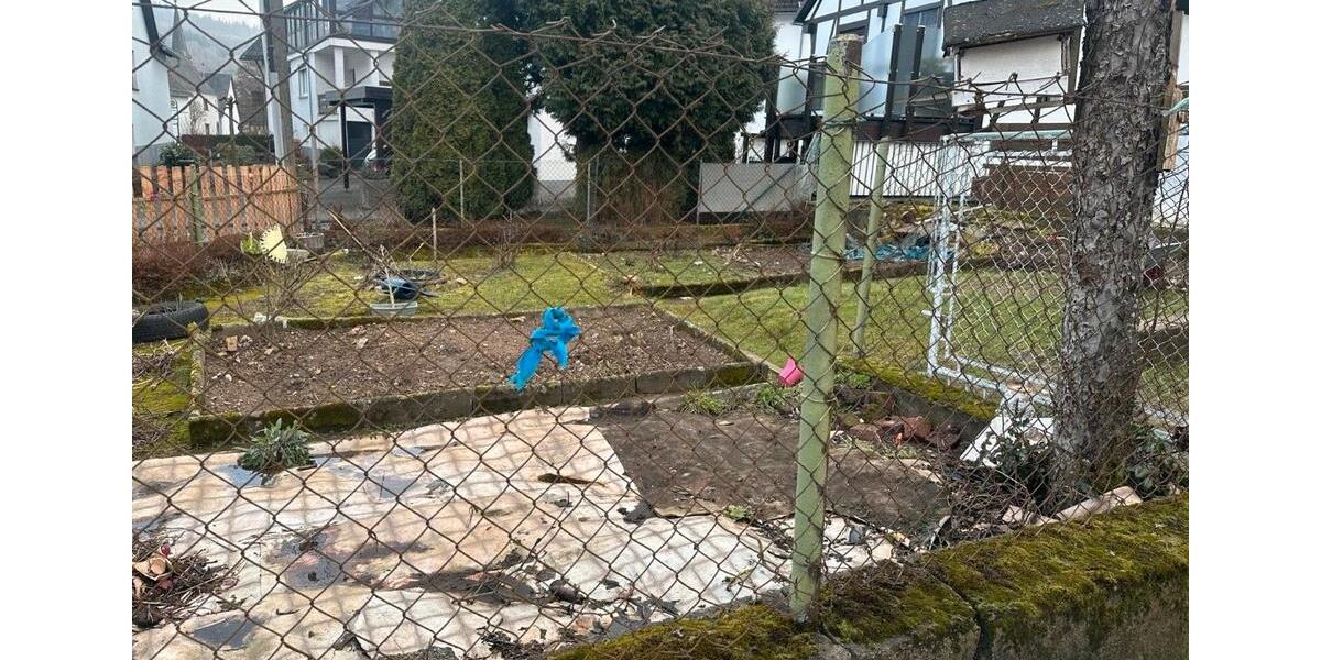 Einfamilienhaus Haiger - 7 Zimmer, 140 m&sup2;, 135.000&euro; | Angebot:27081694