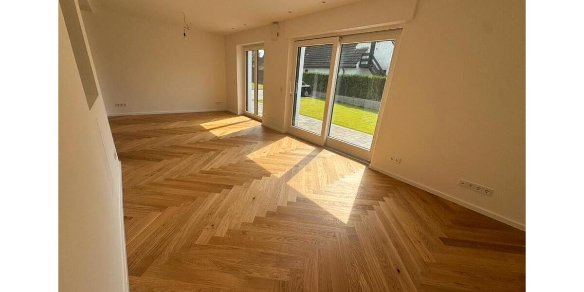 Doppelhaushälfte Düsseldorf Stadtbezirk 5 - 3.5 Zimmer, 100 m&sup2;, 2.500&euro; | Angebot:26241555
