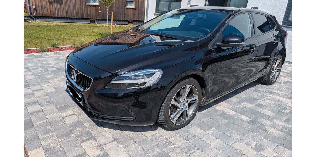 Volvo V40 134.000 km 13.100 &euro; Schillingen 54429