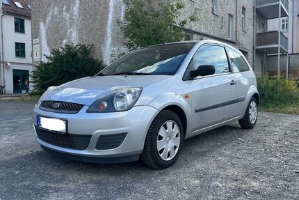 Ford Fiesta 106.000 km 2.500 &euro; Velten 16727