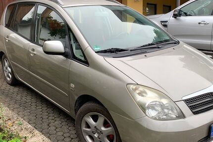 Toyota Corolla Verso 184.705 km 2.750 &euro; Stadtprozelten 97909