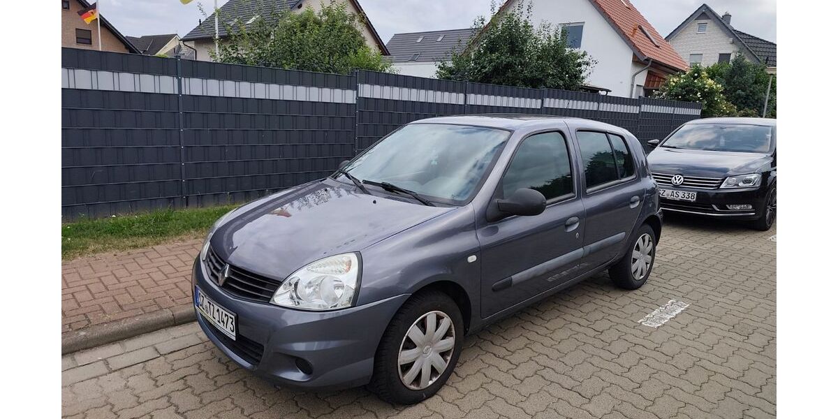 Renault Clio 171.000 km 2.700 &euro; Salzgitter 38228