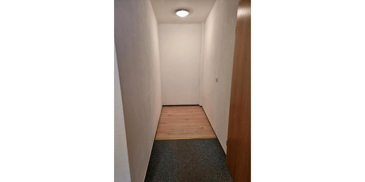 Etagenwohnung Bad Lobenstein - 2 Zimmer, 71 m&sup2;, 430&euro; | Angebot:25352756